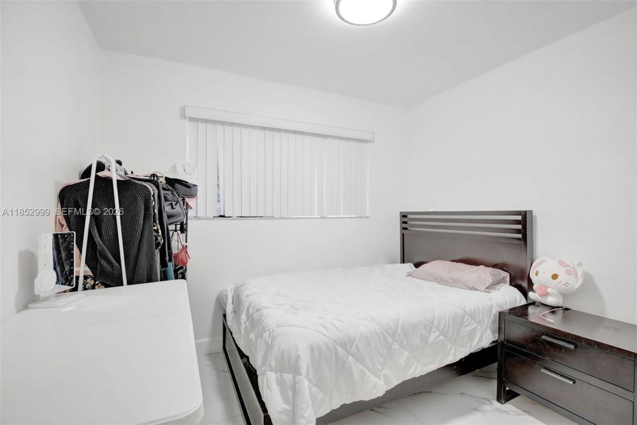 311 SW 68th Ter, Pembroke Pines, FL 33023 Photo