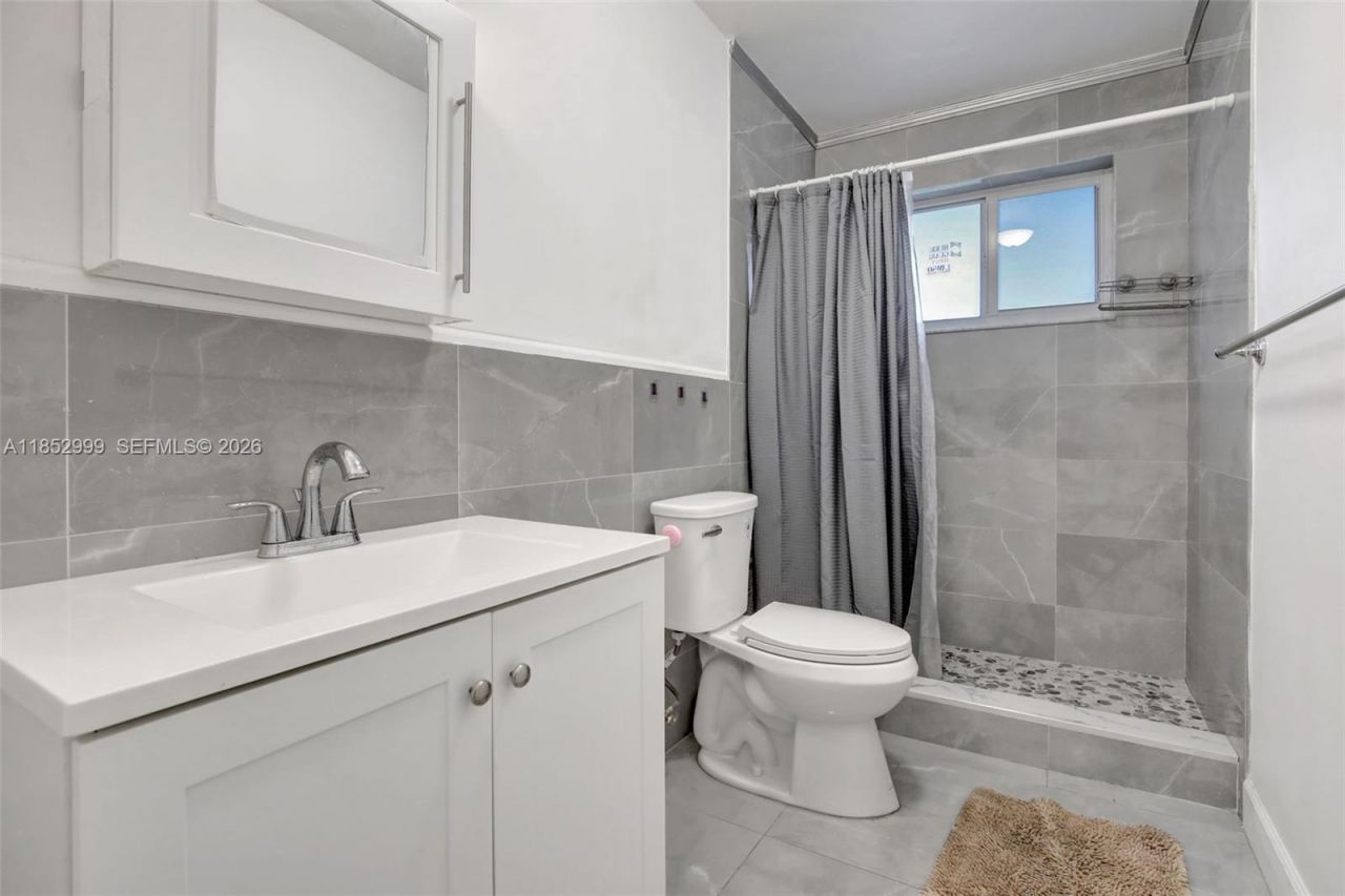 311 SW 68th Ter, Pembroke Pines, FL 33023 Photo