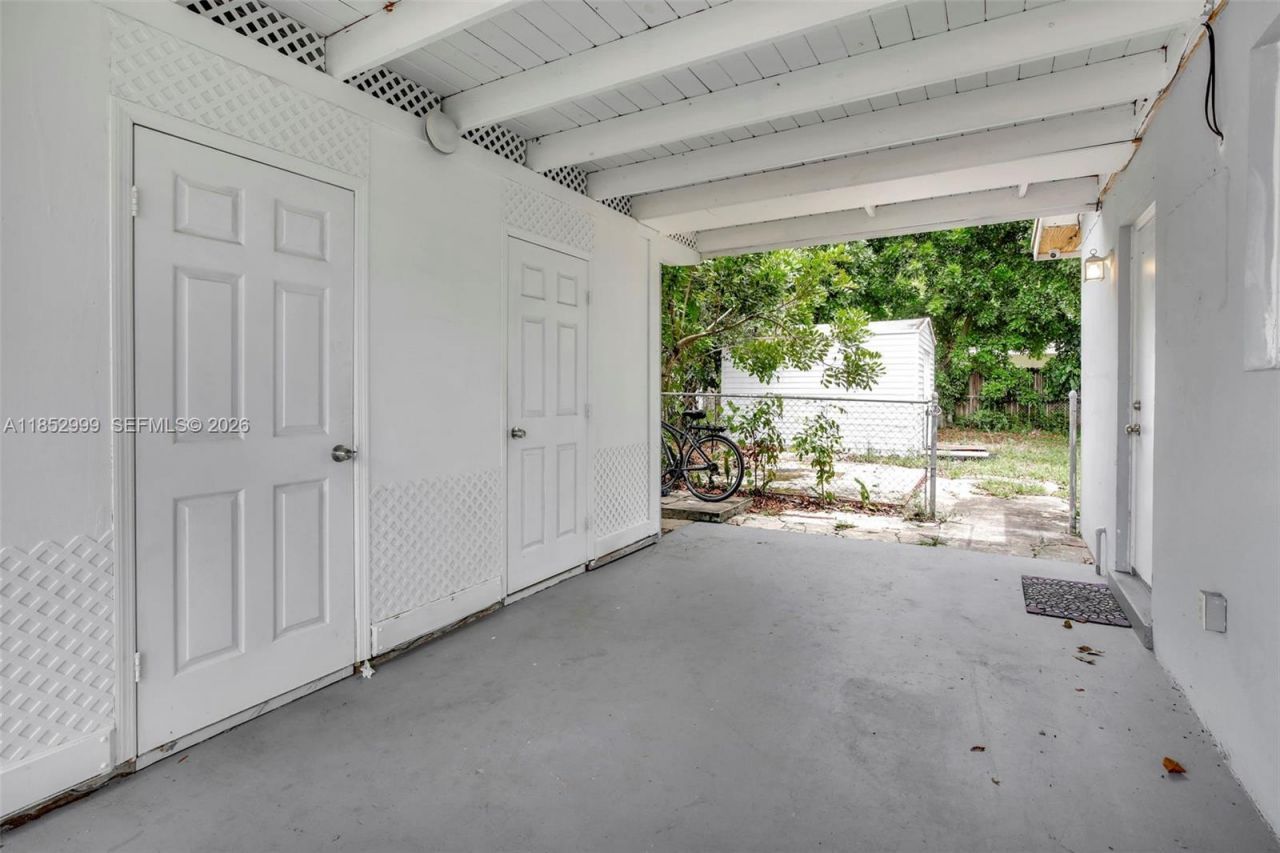 311 SW 68th Ter, Pembroke Pines, FL 33023 Photo
