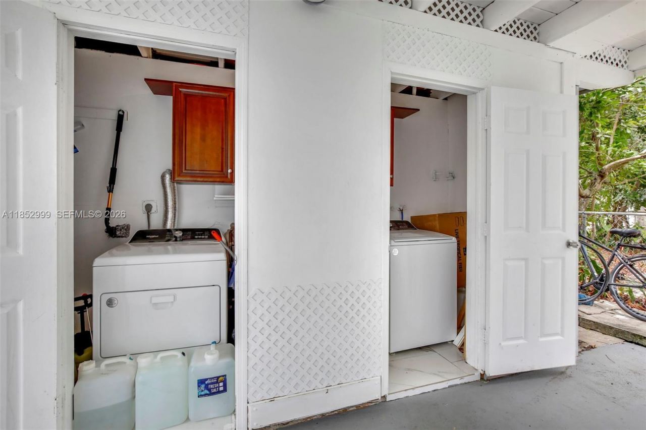 311 SW 68th Ter, Pembroke Pines, FL 33023 Photo