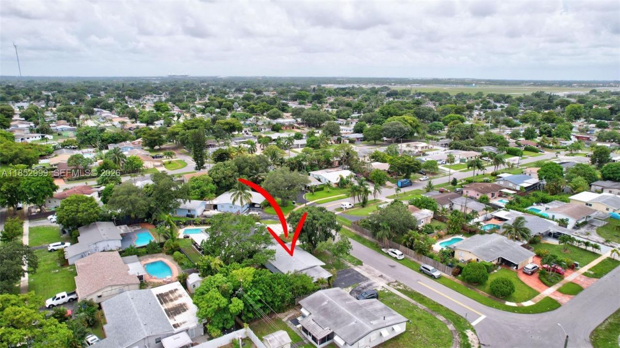 311 SW 68th Ter, Pembroke Pines, FL 33023 Photo