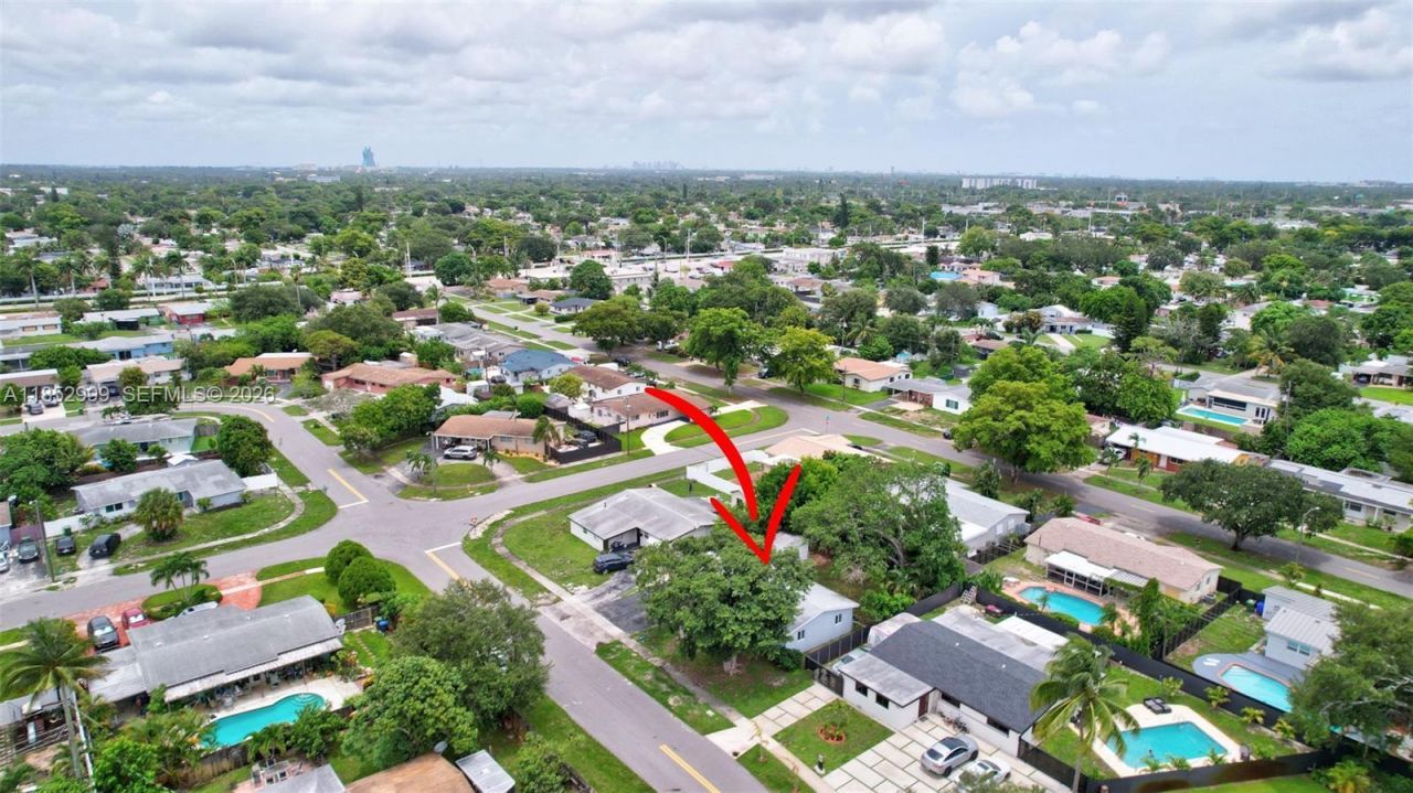 311 SW 68th Ter, Pembroke Pines, FL 33023 Photo