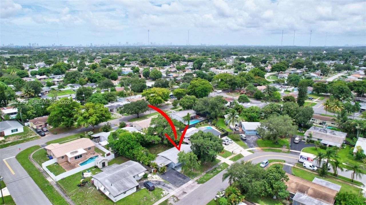 311 SW 68th Ter, Pembroke Pines, FL 33023 Photo