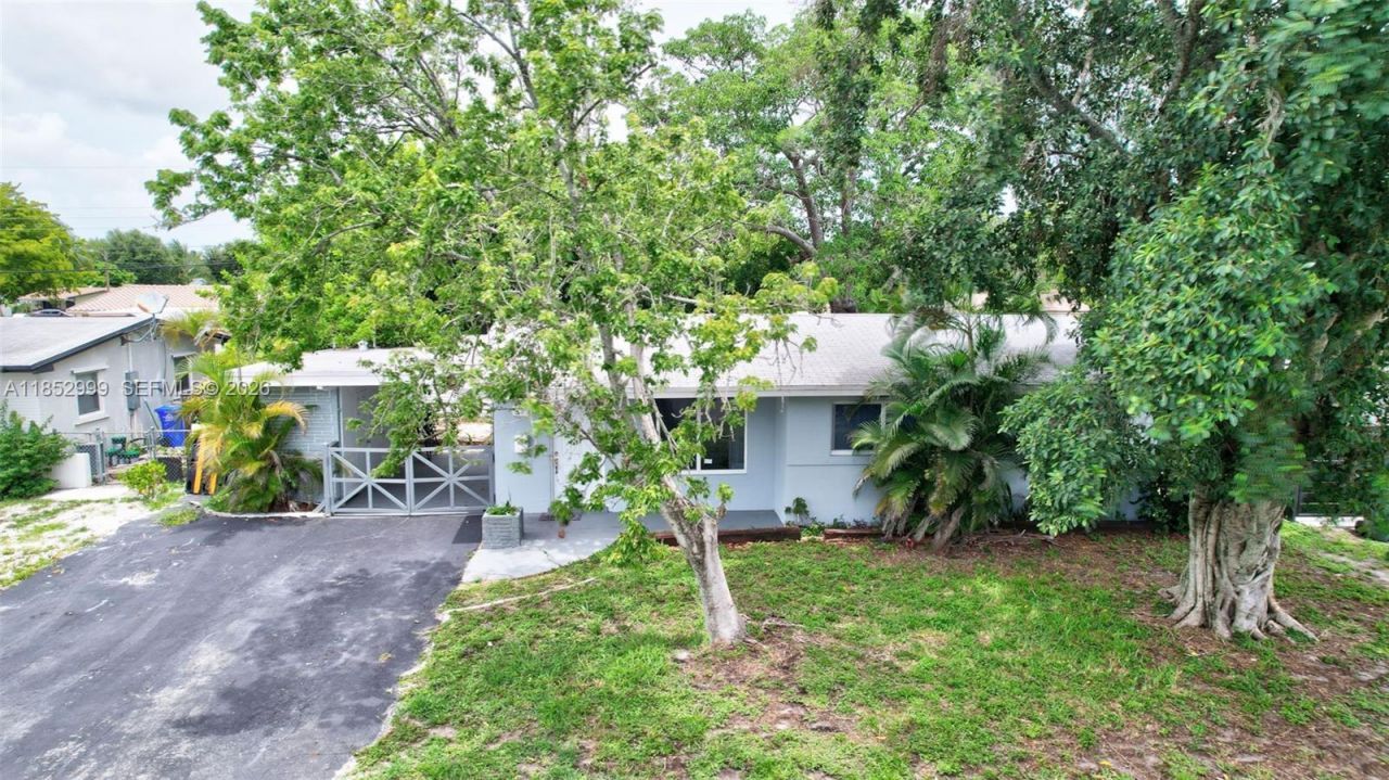 311 SW 68th Ter, Pembroke Pines, FL 33023 Photo