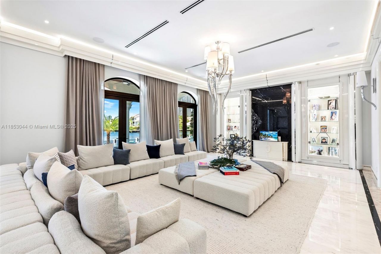 498 N Parkway Pkwy, Unit 498, Golden Beach, FL 33160 Photo