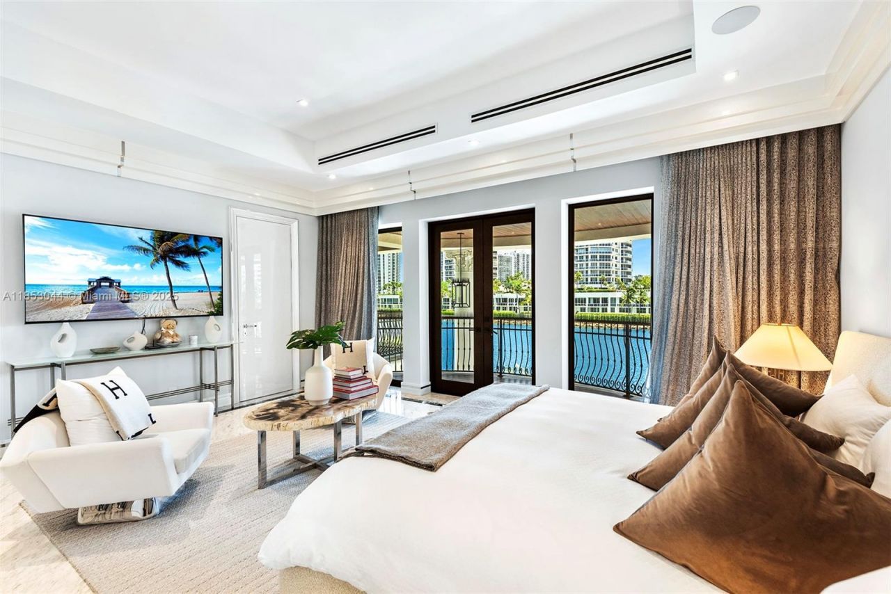 498 N Parkway Pkwy, Unit 498, Golden Beach, FL 33160 Photo