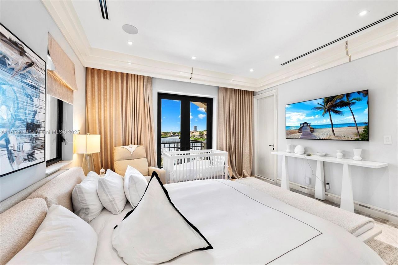 498 N Parkway Pkwy, Unit 498, Golden Beach, FL 33160 Photo