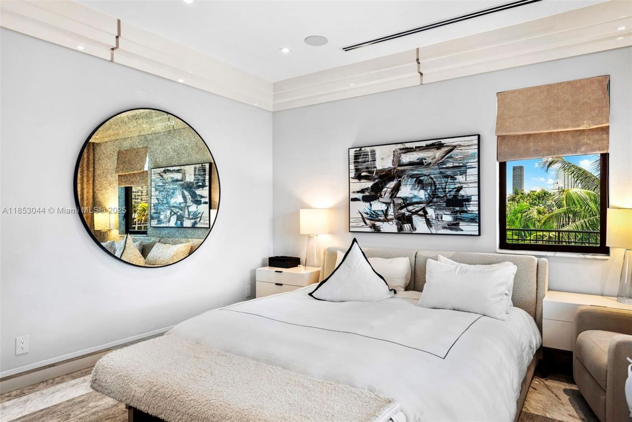 498 N Parkway Pkwy, Unit 498, Golden Beach, FL 33160 Photo