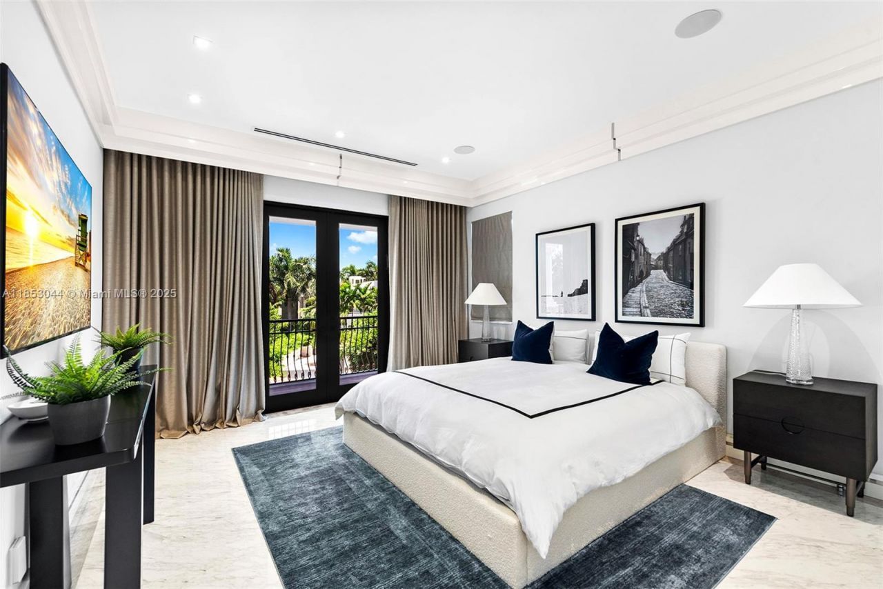 498 N Parkway Pkwy, Unit 498, Golden Beach, FL 33160 Photo