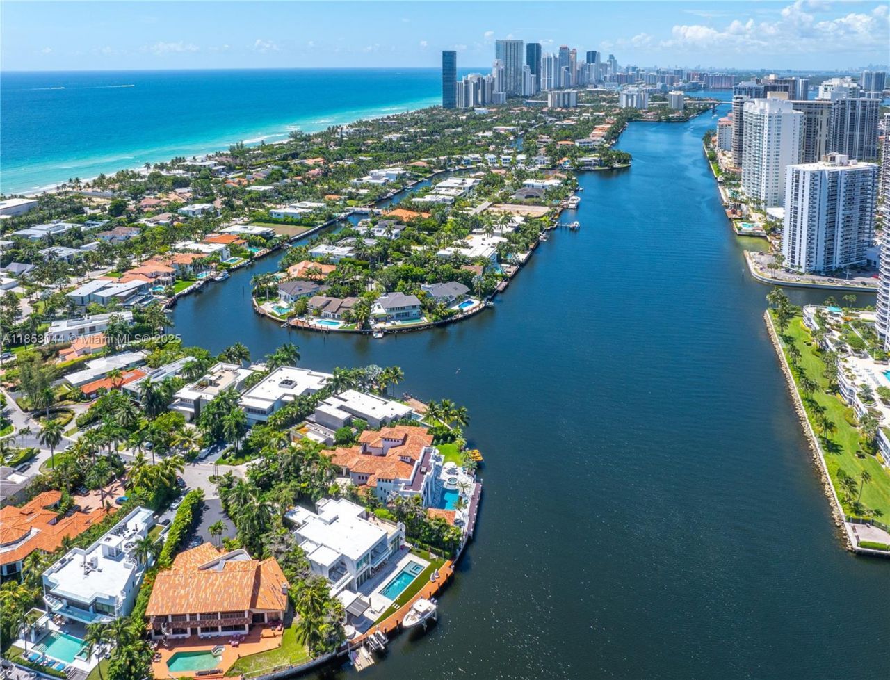 498 N Parkway Pkwy, Unit 498, Golden Beach, FL 33160 Photo