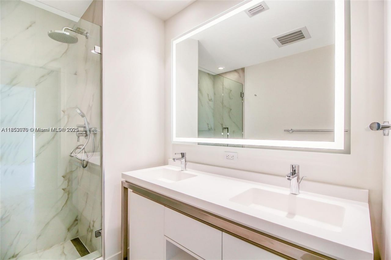 2000 Metropica Way, Unit 1709, Sunrise, FL 33323 Photo