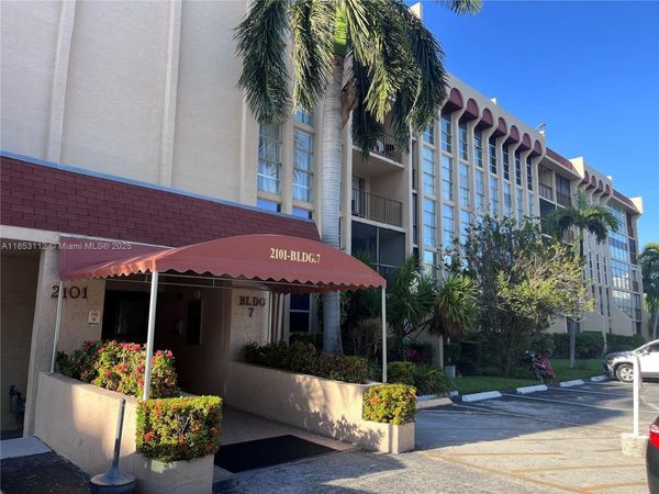 2101 Atlantic Shores Blvd, Unit 309, Hallandale Beach, FL 33009