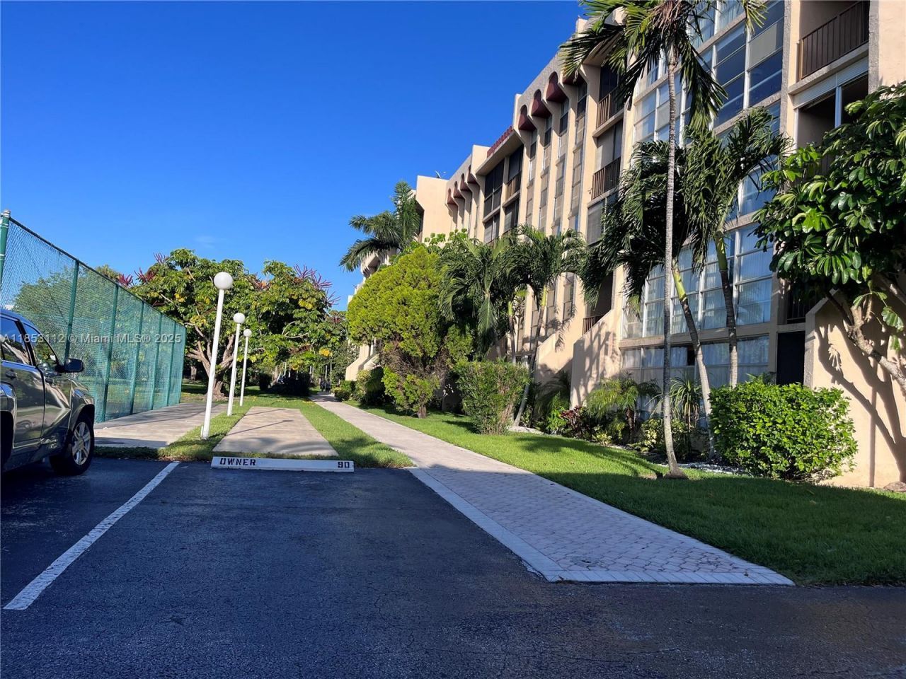 2101 Atlantic Shores Blvd, Unit 309, Hallandale Beach, FL 33009 Photo