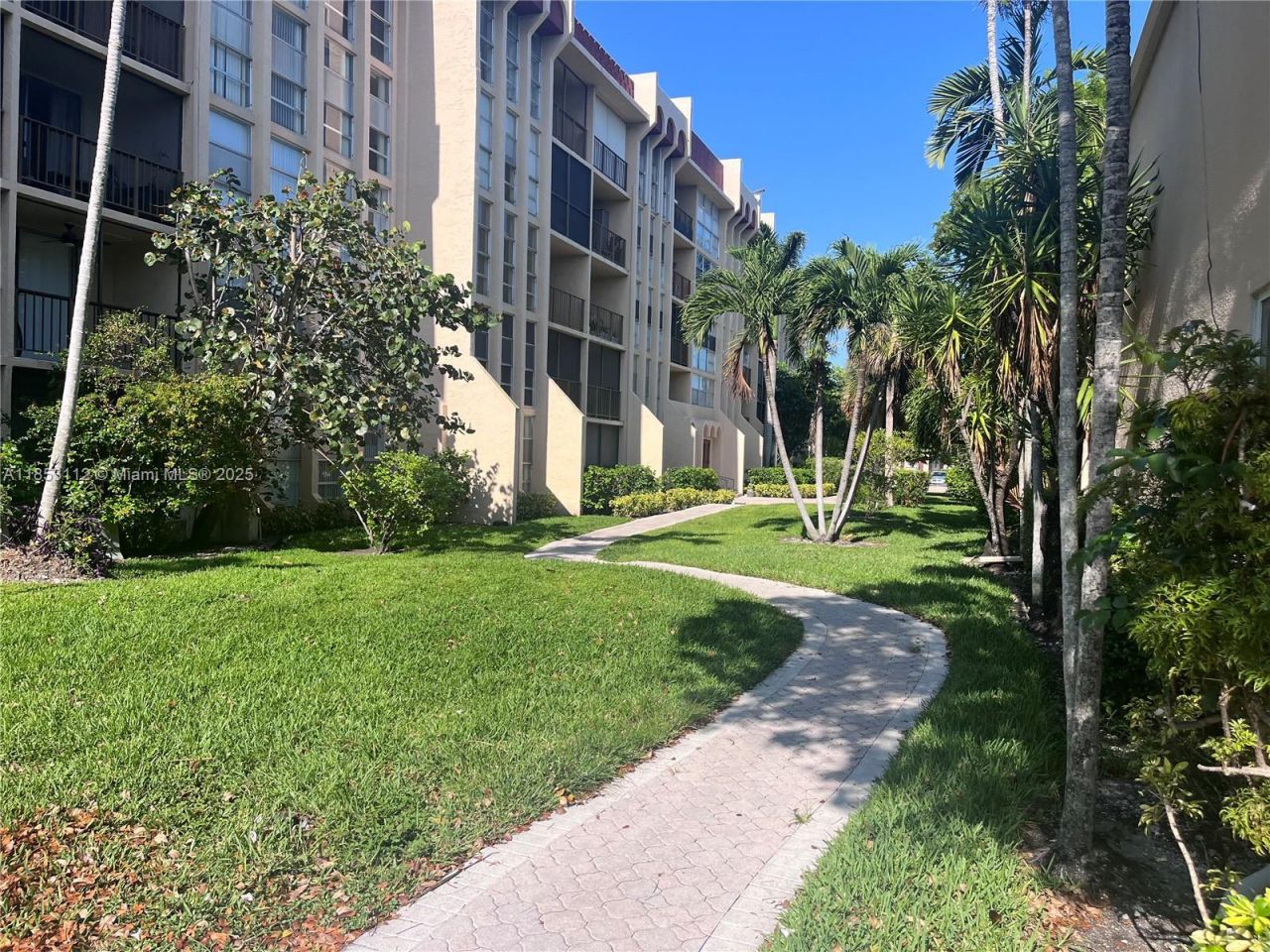 2101 Atlantic Shores Blvd, Unit 309, Hallandale Beach, FL 33009 Photo