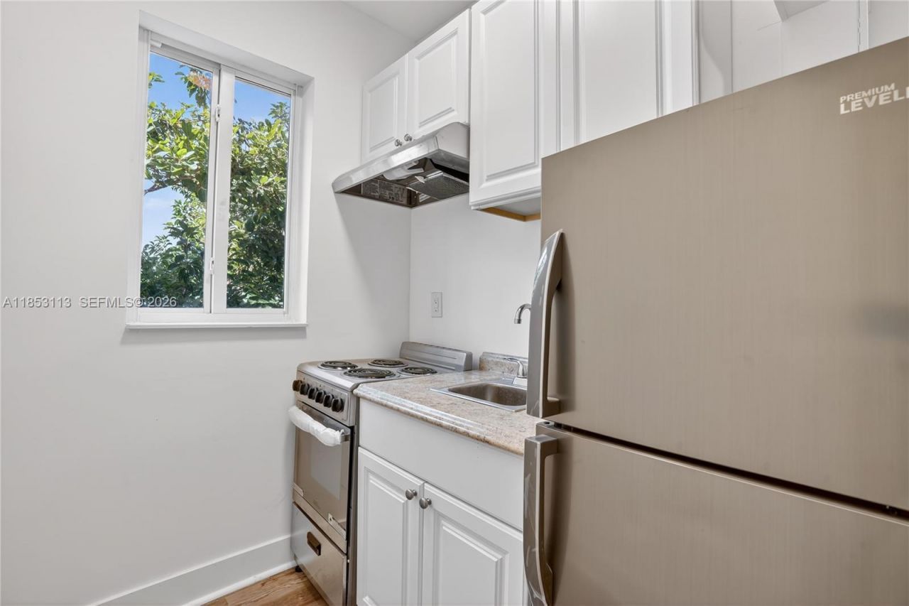 1630 SW 10th St, Unit 8, Miami, FL 33135 Photo