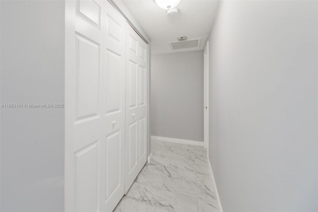 1950 S Ocean Dr, Unit 21F, Hallandale Beach, FL 33009 Photo