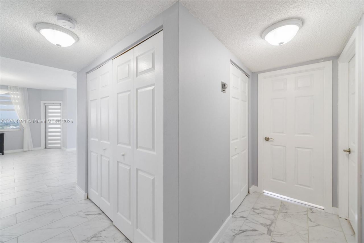 1950 S Ocean Dr, Unit 21F, Hallandale Beach, FL 33009 Photo