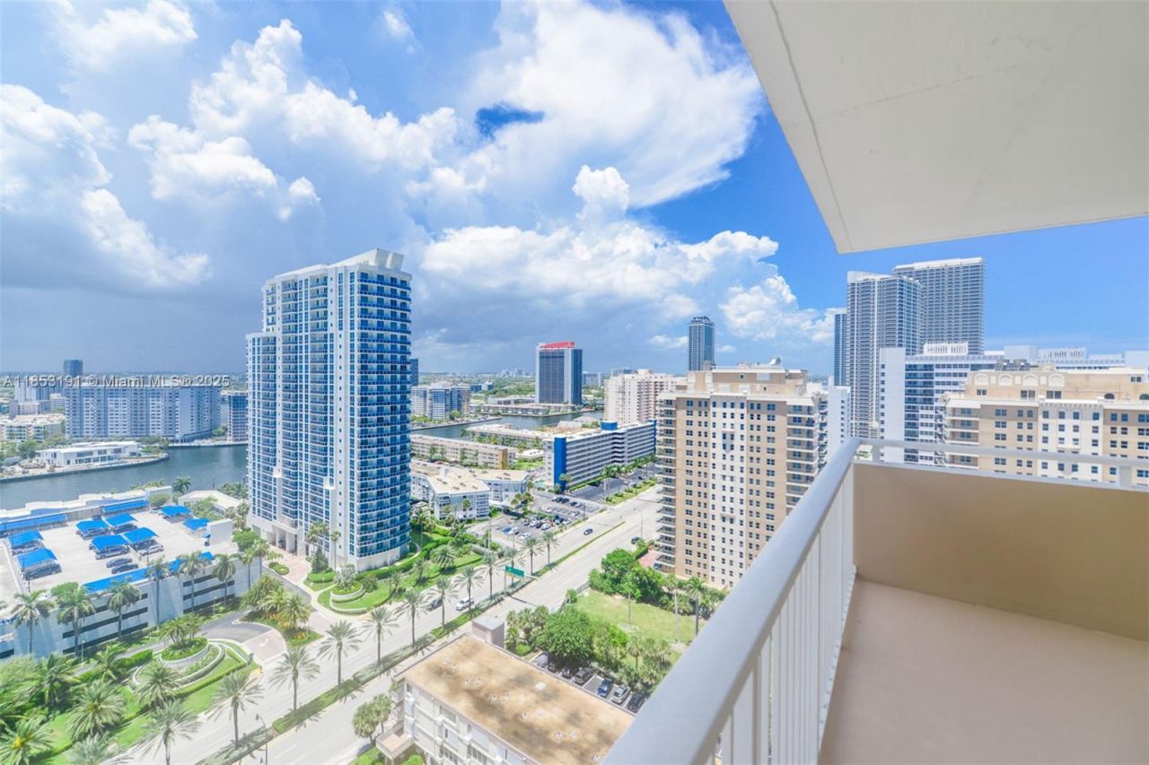 1950 S Ocean Dr, Unit 21F, Hallandale Beach, FL 33009 Photo