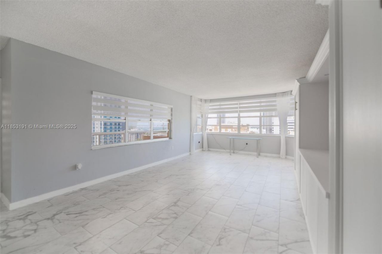 1950 S Ocean Dr, Unit 21F, Hallandale Beach, FL 33009 Photo