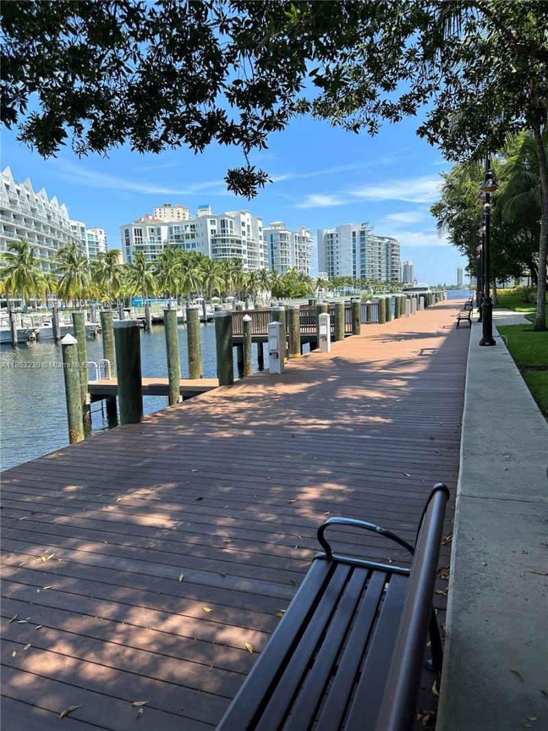 3001 NE 185th St, Unit 638, Aventura, FL 33180 Photo