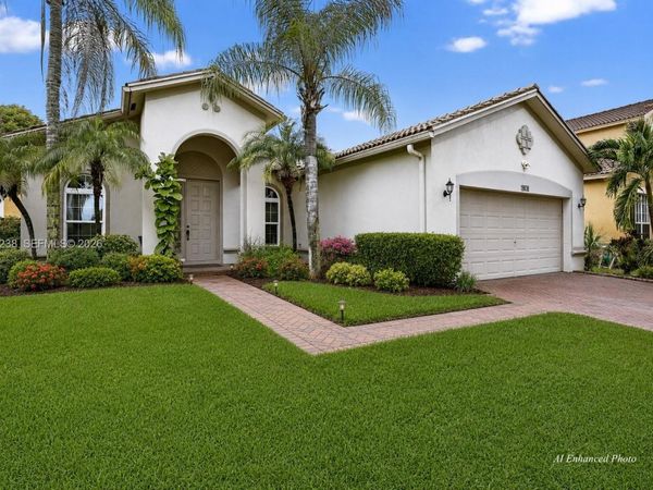 19138 Stonebrook St, Weston, FL 33332