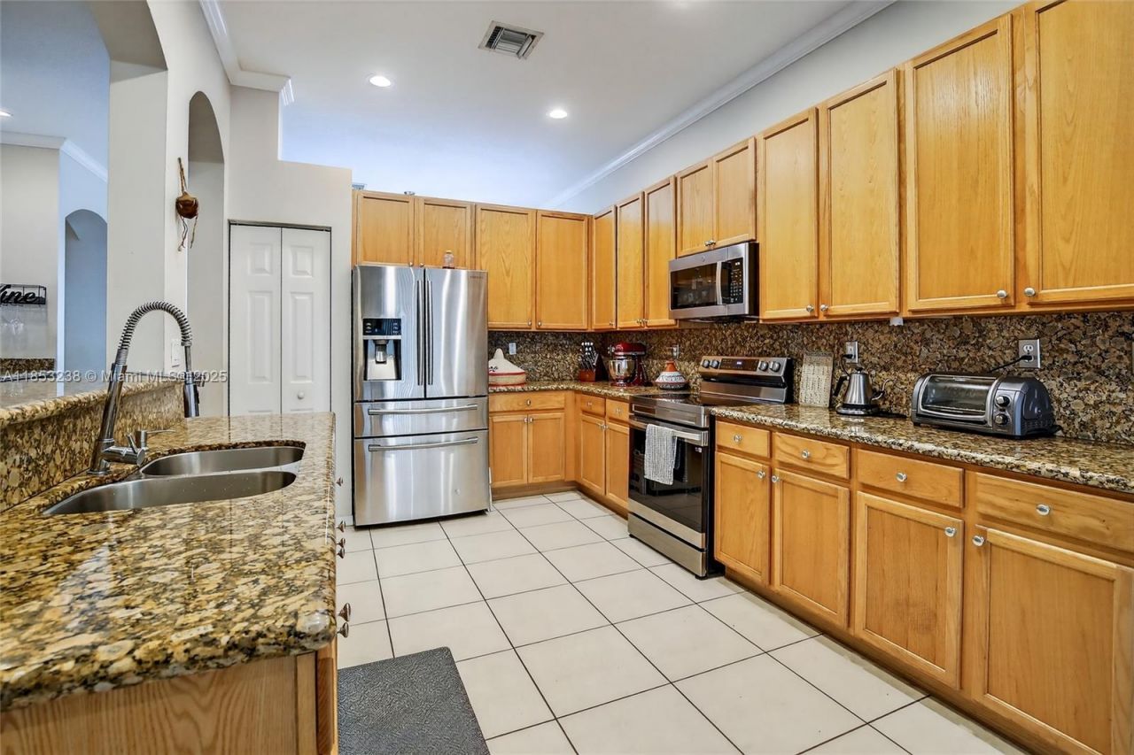 19138 Stonebrook St, Weston, FL 33332 Photo