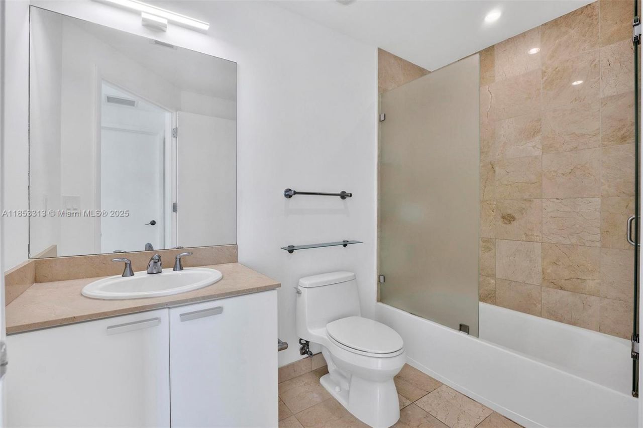 3131 NE 188th St, Unit 1-1212, Aventura, FL 33180 Photo