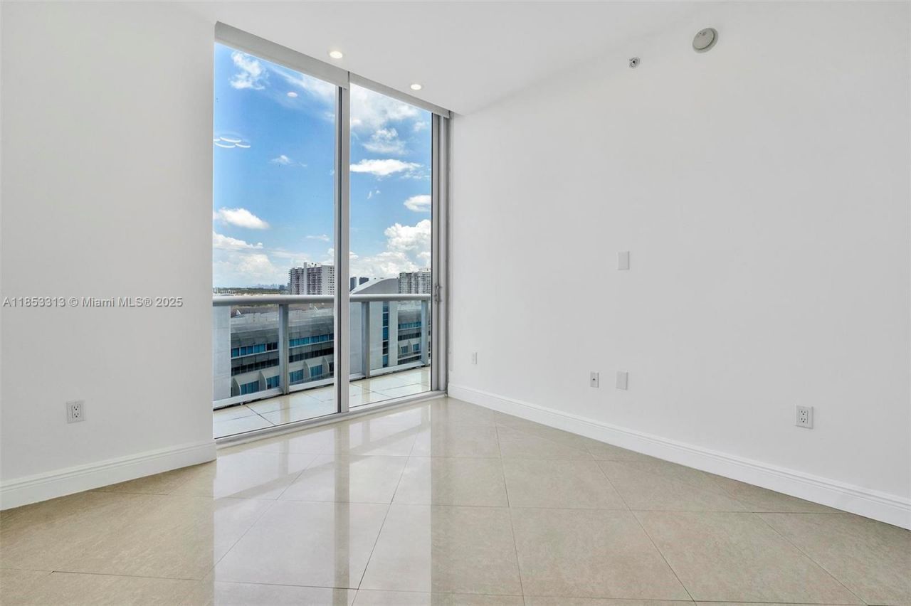 3131 NE 188th St, Unit 1-1212, Aventura, FL 33180 Photo