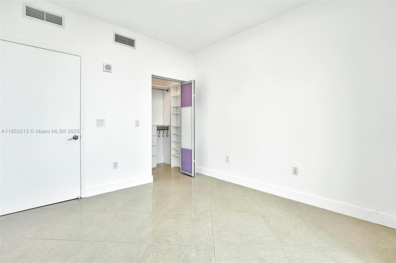 3131 NE 188th St, Unit 1-1212, Aventura, FL 33180 Photo