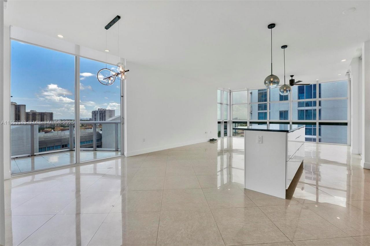 3131 NE 188th St, Unit 1-1212, Aventura, FL 33180 Photo