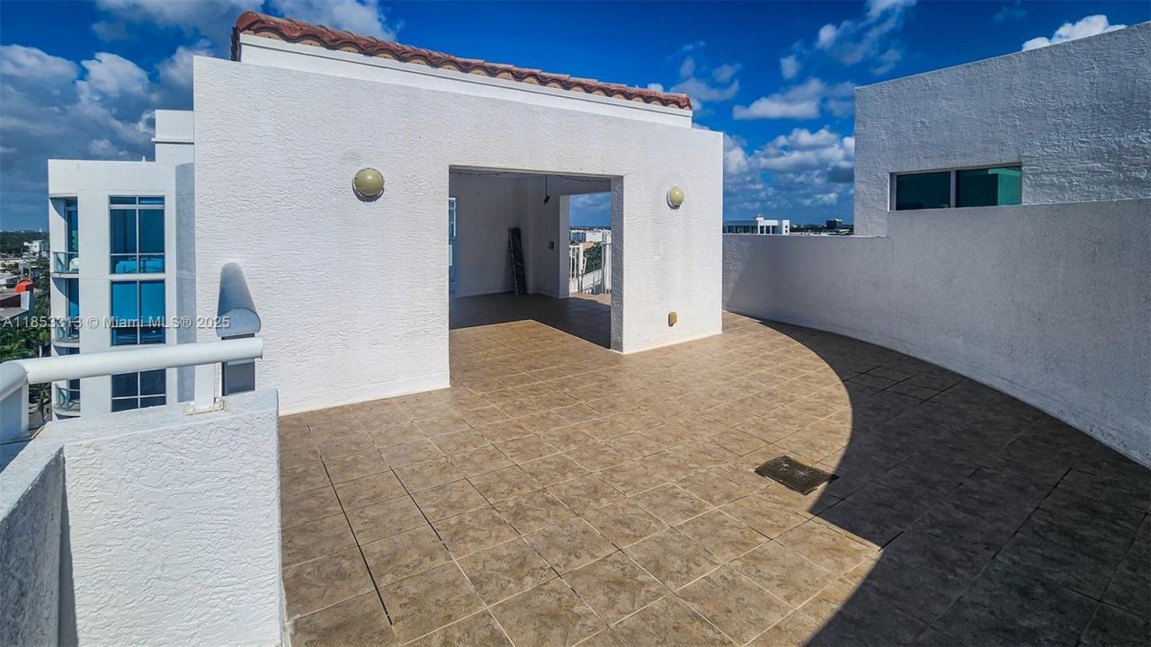 3131 NE 188th St, Unit 1-1212, Aventura, FL 33180 Photo