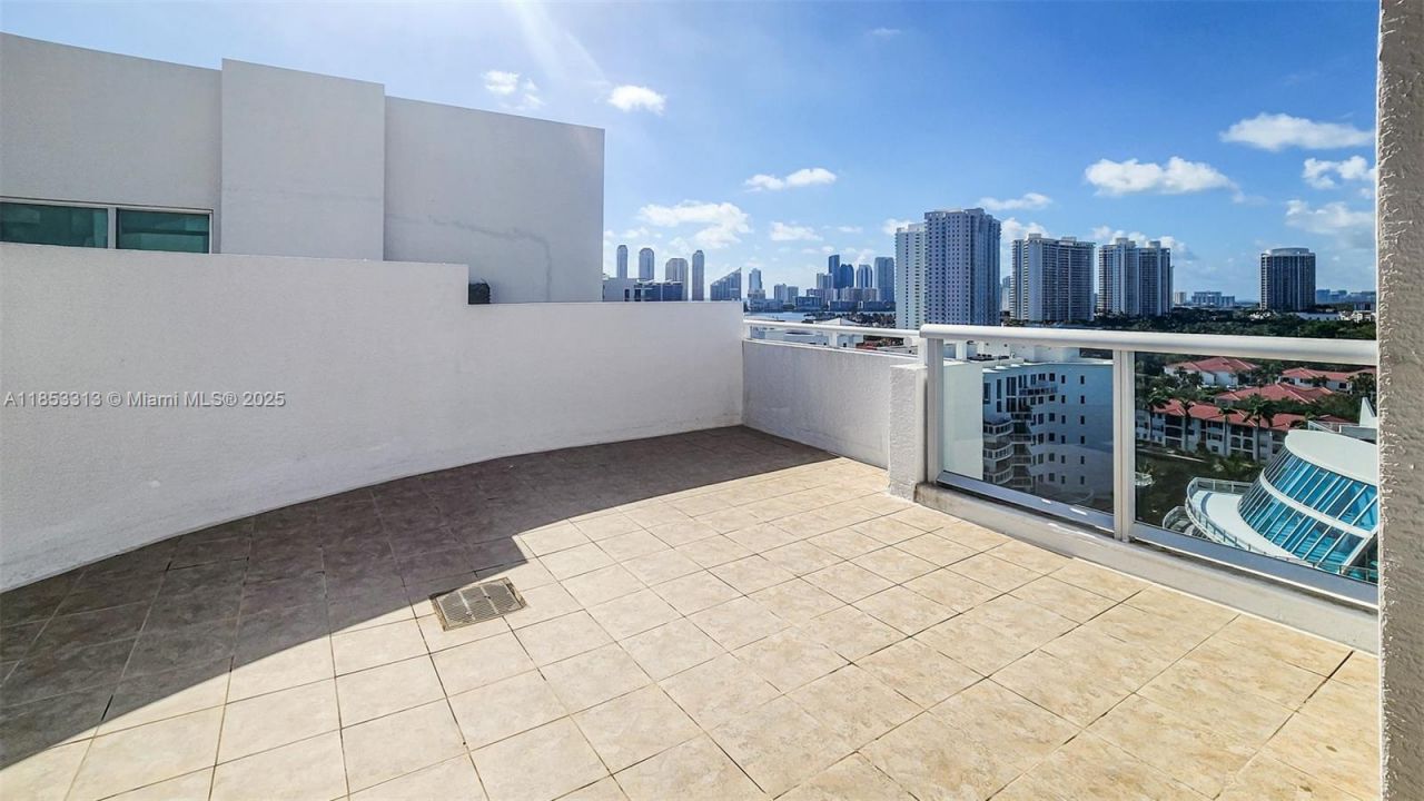 3131 NE 188th St, Unit 1-1212, Aventura, FL 33180 Photo