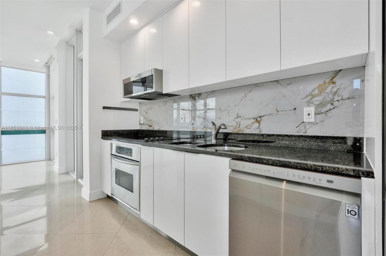 3131 NE 188th St, Unit 1-1212, Aventura, FL 33180 Photo