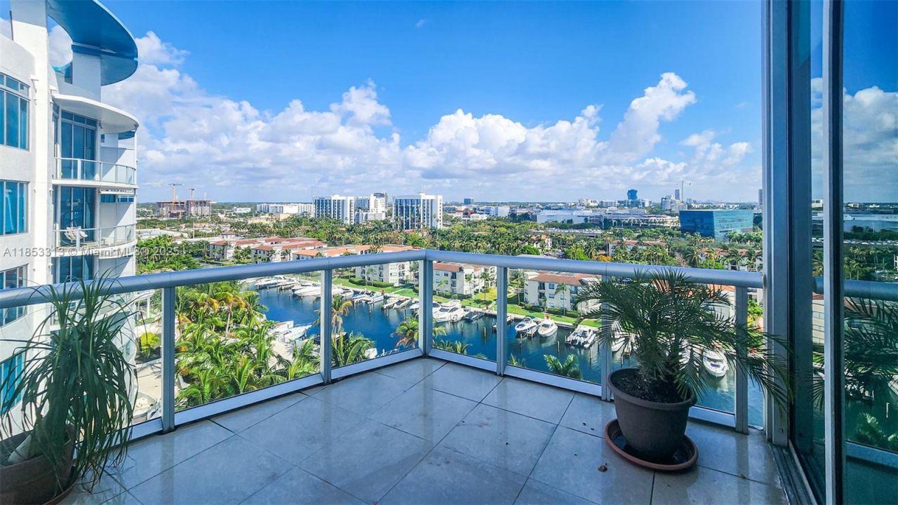 3131 NE 188th St, Unit 1-1212, Aventura, FL 33180 Photo