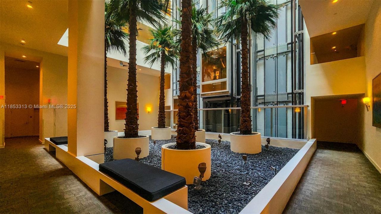 3131 NE 188th St, Unit 1-1212, Aventura, FL 33180 Photo