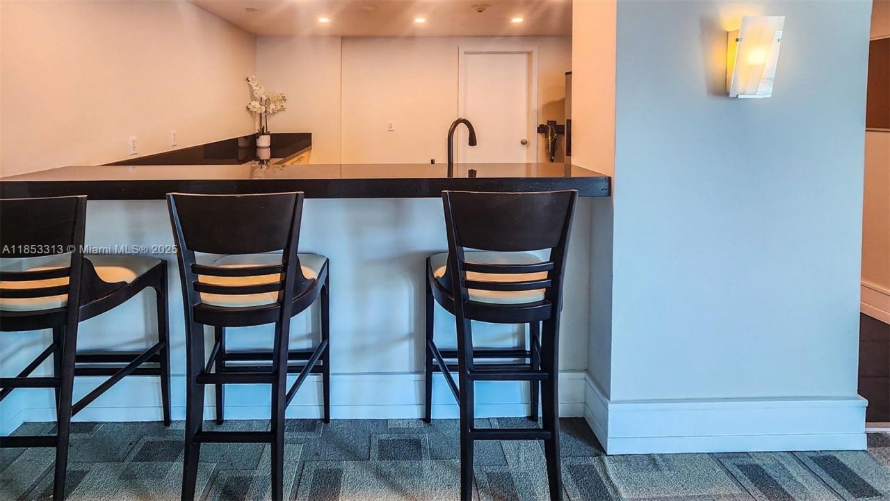 3131 NE 188th St, Unit 1-1212, Aventura, FL 33180 Photo