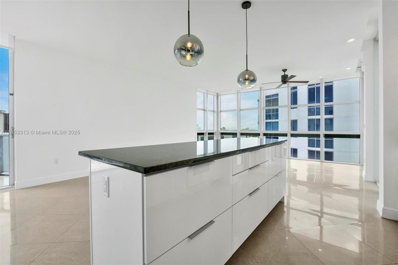 3131 NE 188th St, Unit 1-1212, Aventura, FL 33180 Photo
