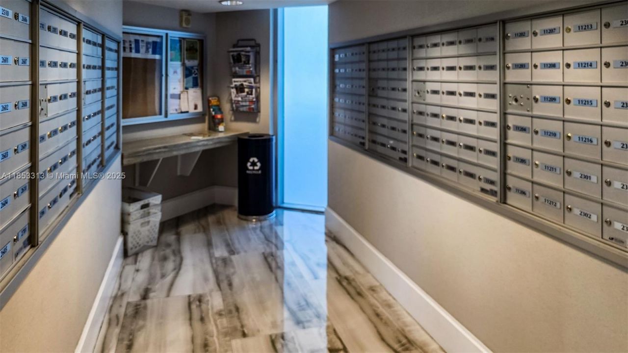 3131 NE 188th St, Unit 1-1212, Aventura, FL 33180 Photo