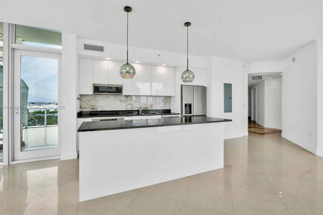 3131 NE 188th St, Unit 1-1212, Aventura, FL 33180 Photo