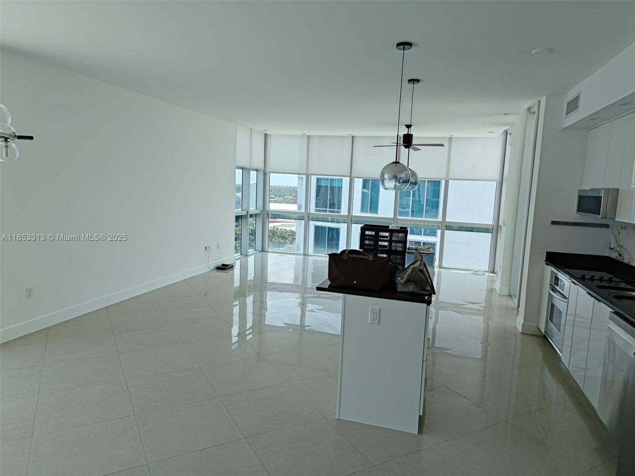 3131 NE 188th St, Unit 1-1212, Aventura, FL 33180 Photo