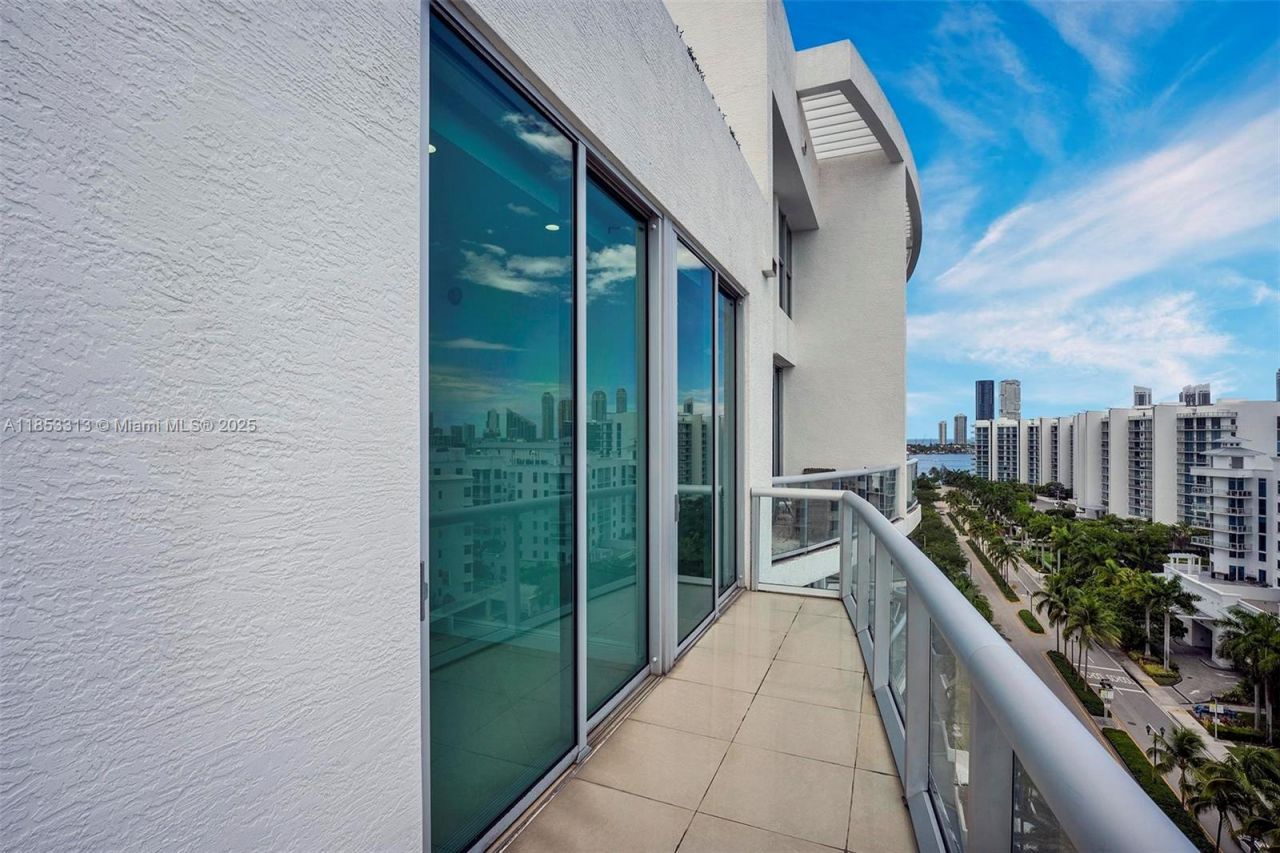 3131 NE 188th St, Unit 1-1212, Aventura, FL 33180 Photo