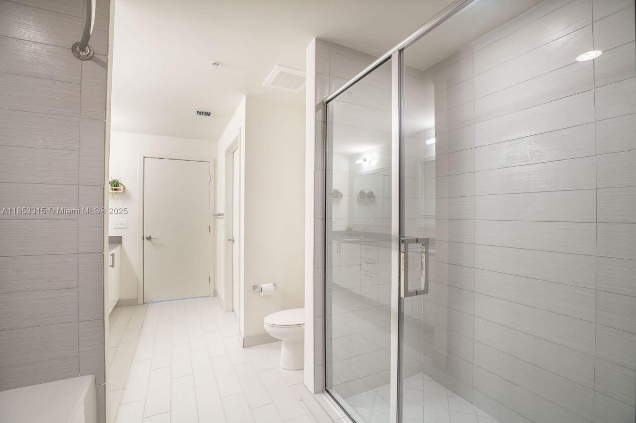 999 SW 1st Ave, Unit 1715, Miami, FL 33130 Photo