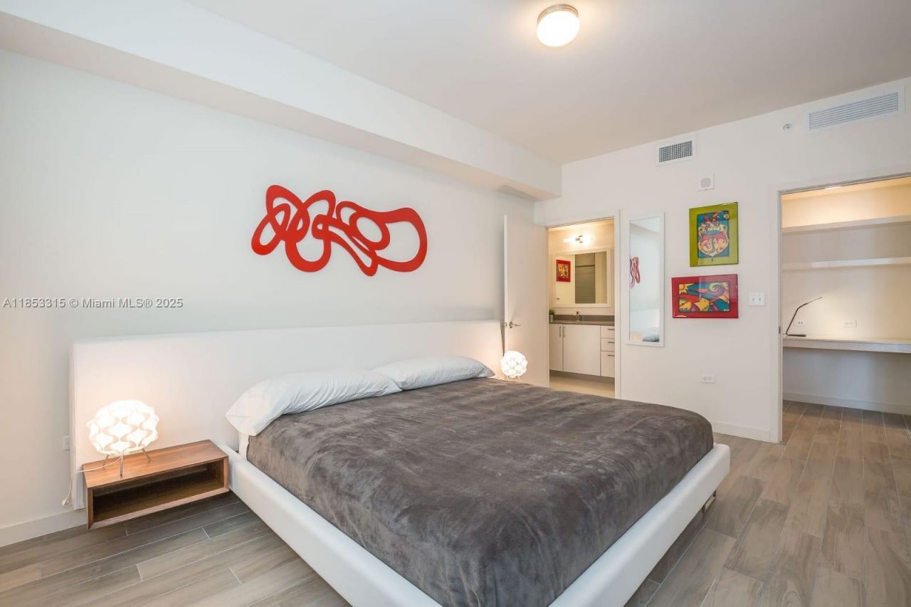 999 SW 1st Ave, Unit 1715, Miami, FL 33130 Photo