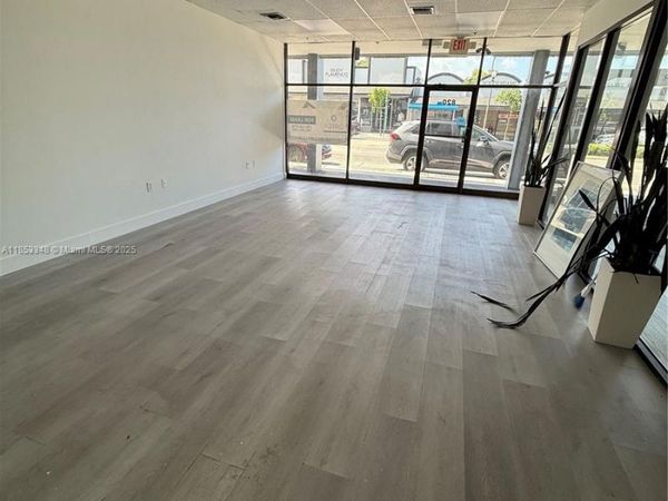 NE 125th st NE 125th St, North Miami, FL 33161