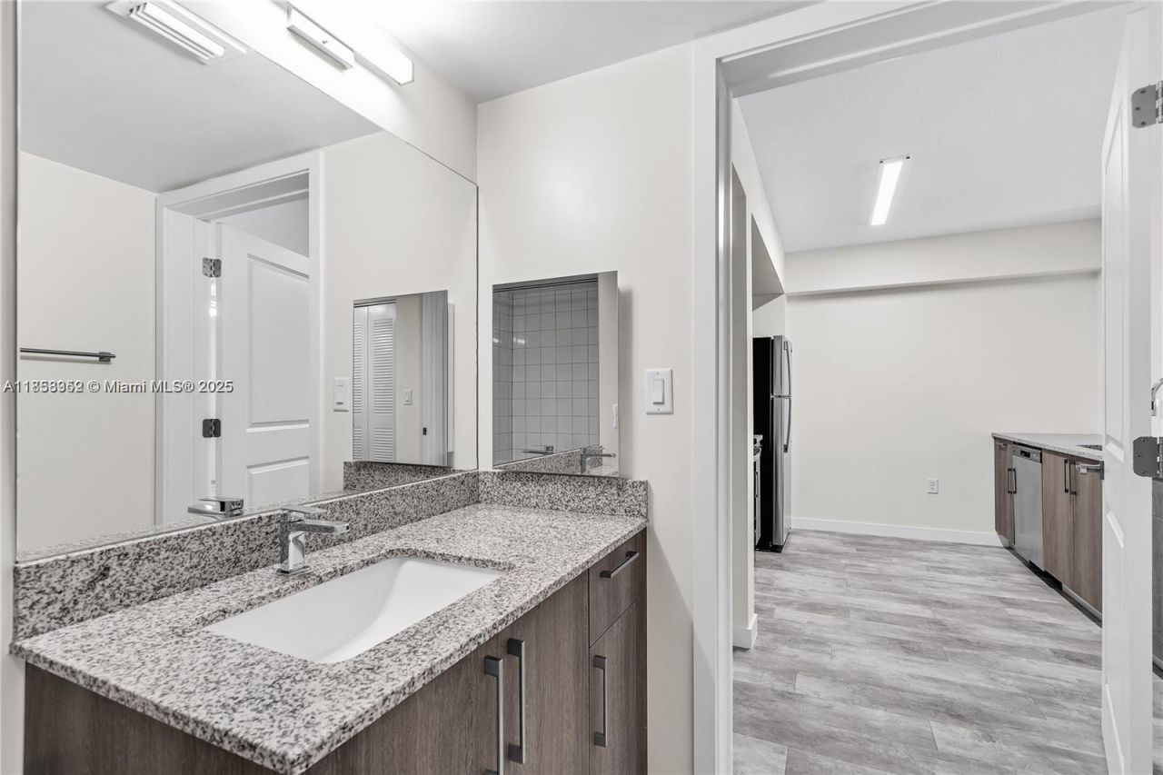 400 NW 112th Ave, Unit 718, Sweetwater, FL 33172 Photo