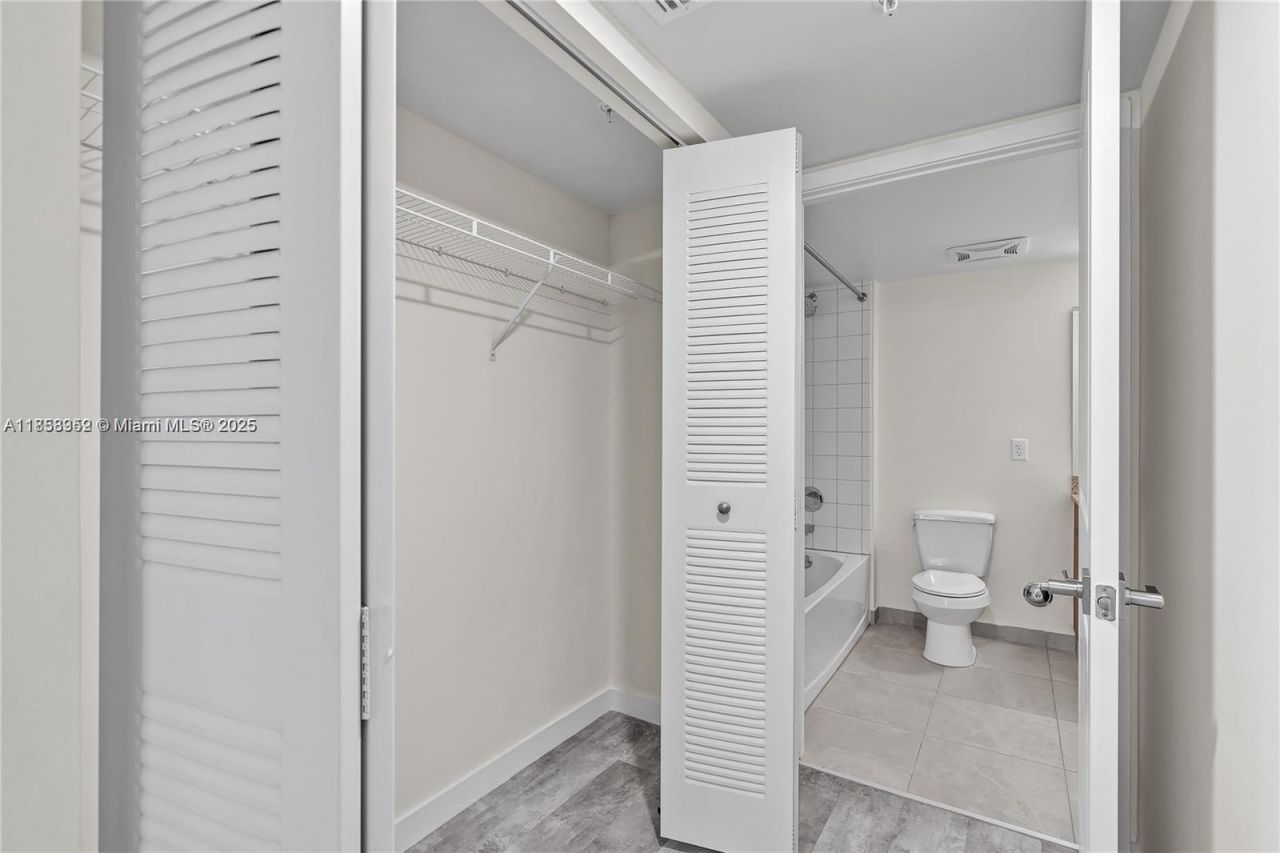 400 NW 112th Ave, Unit 718, Sweetwater, FL 33172 Photo