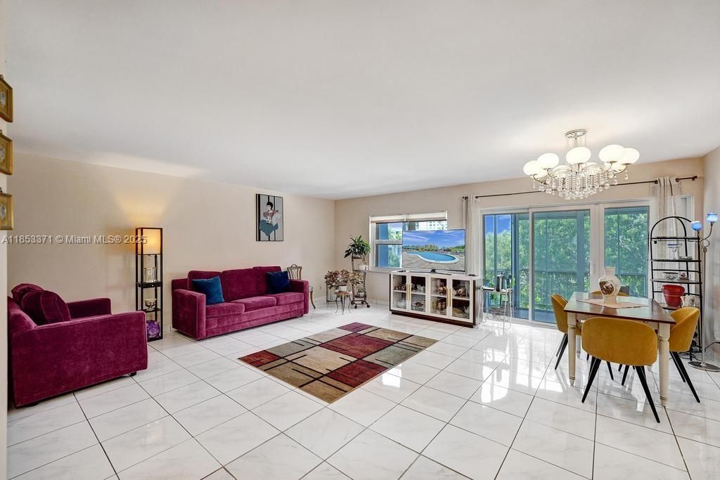 200 Diplomat Pkwy, Unit 423, Hallandale Beach, FL 33009 Photo