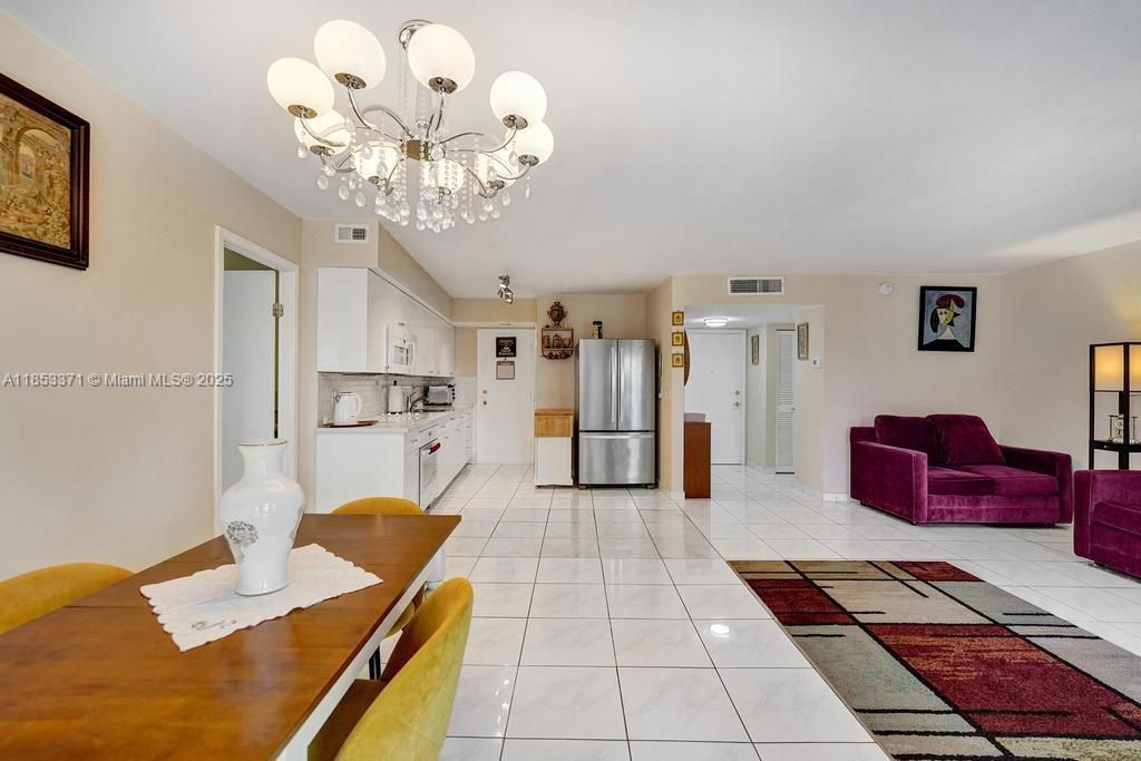 200 Diplomat Pkwy, Unit 423, Hallandale Beach, FL 33009 Photo