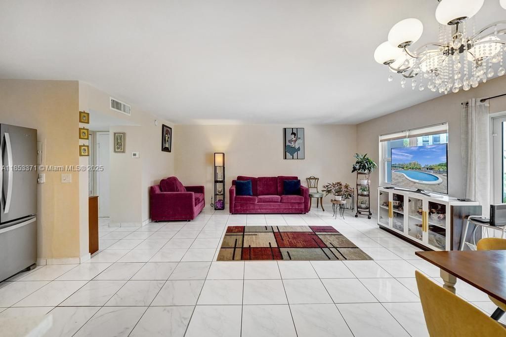 200 Diplomat Pkwy, Unit 423, Hallandale Beach, FL 33009 Photo