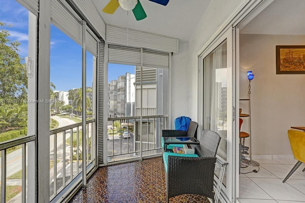 200 Diplomat Pkwy, Unit 423, Hallandale Beach, FL 33009 Photo